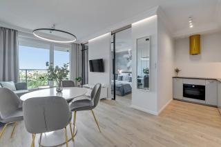 Gdynia Modern Tower & City View by Downtown Apartments - 0