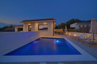 Villa QUARNARO with heated pool - Omišalj - 9