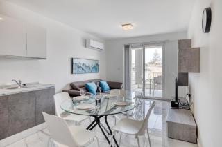 Splendid 2BR Apartment, steps to St Georges Bay - St. Julianʼs - 6