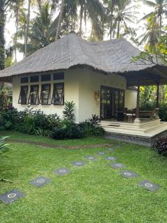 Rumah Kelapa Villa Alami - Karangasem - 6