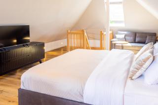Moderne Maisonette Ferienwohnung mit Gartenzugang, nur 7 Gehminuten zum Strand, Parkplatz & Fahrradunterstellplatz - Scharbeutz - 1