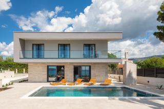 Beachfront Villa Tota with Pool - Kaštela - 1
