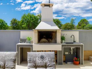 Holiday Home Laura by Interhome - Pula - 1