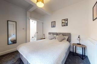 No10 Seaside Apartment - Ground Floor Apartment - Scarborough - 1