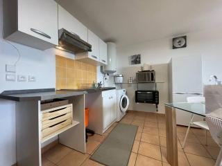 Immense StuDio 51 jusqu'à 4 personnes avec vue mer - Saint-Denis - 8