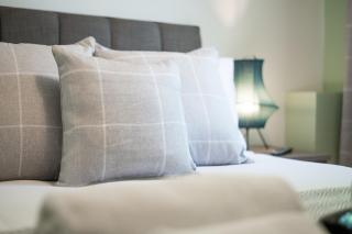 3 Triple Rooms - Parking - Smart TVs - Work Stays - 7