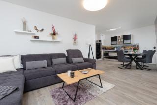 River and Port View Apartment by Noclegi Renters - Świnoujście - 0