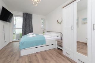 River and Port View Apartment by Noclegi Renters - Świnoujście - 9