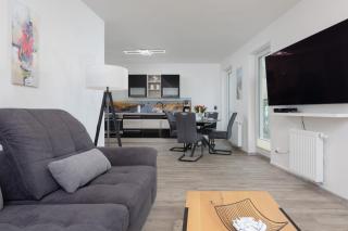 River and Port View Apartment by Noclegi Renters - Świnoujście - 4
