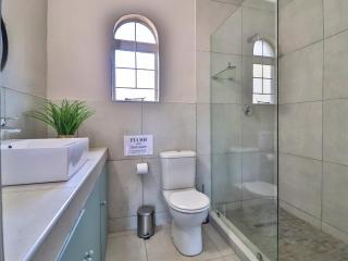 Featherwood Farm & Nyala Lodge - Rayton - 7