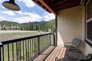 Premium Unit 4568 - One Bedroom withKitchenette - Fraser Crossing Founders Pointe condo - 2