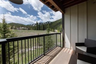 Premium Unit 4466 - One Bedroom withKitchenette - Fraser Crossing Founders Pointe condo - 1