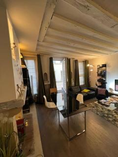 Cozy 2-Pièces au Coeur du Haut-Marais - París - 1