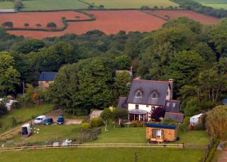 Shepherds hut with valley views - 5