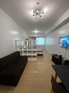 Quezon City MPlace Condominium with city view - Manila - 7