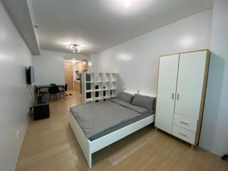 Quezon City MPlace Condominium with city view - Manila - 2