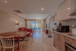 Elegant 2-Bedroom Apartment in Mangroovy, Pool & Beach - Hurghada - 2