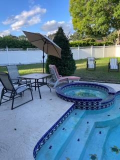 Walk to Indian Rocks Beach Exclusive Use of Hot Tub, Pool, BBQ,with Privacy - Largo - 7