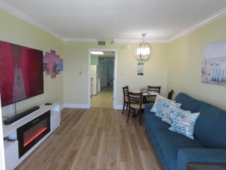 2 Story Direct Oceanfront Penthouse- Sandy Beach Resort 1116- Sleeps 6! - Myrtle Beach - 3