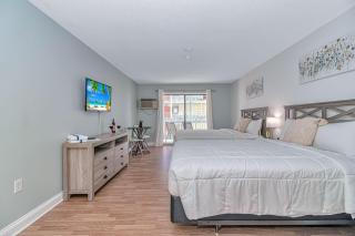 Renovated and Modern! Beautifully Updated Queen Suite! Sea Mist Resort 50410 Perfect for 2-4 guests! - Myrtle Beach - 9