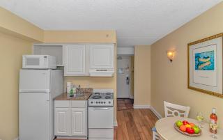 Beautiful Ocean Front Double Queen Suite with Full Kitchen, Sea Mist Resort 20705 - Myrtle Beach - 5