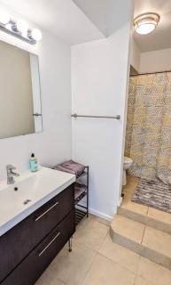 Modern 4BR Loft- Denali View, Roofdeck, Pool Table - 3