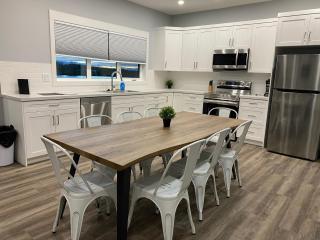 Thistle Ridge (Lower) New Waterton Lakes Area Waterfront Home - 8