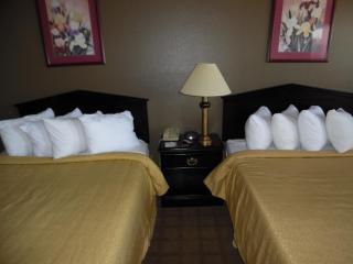 Quality Inn & Suites Hot Springs-Lake Hamilton - Hot Springs - 1