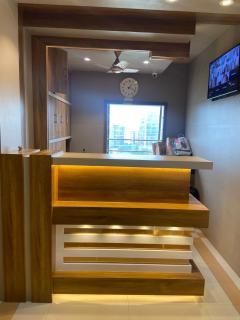 Hotel BKC CROWN - Near Trade Centre, Visa Consulate - 3