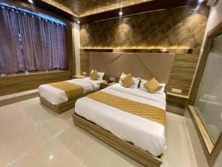Hotel BKC CROWN - Near Trade Centre, Visa Consulate - 2