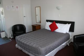 Burgundy Rose Motel - 8