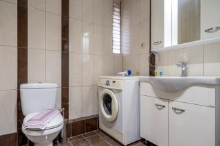 2 bedroom renovated apartment with a view - Atene - 2