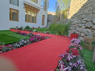 Glacier View Guest House - Leh - 9