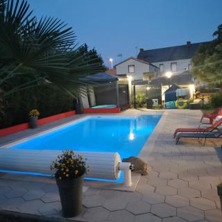 Résidence Les Alizés ''Sauna Jacuzzi Piscine en plein centre ville" - La Roche-sur-Yon - 6