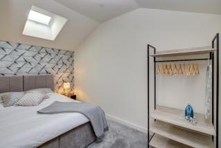 Stylish 'New York Loft' 2 Bed Apartment - Bradford - 3