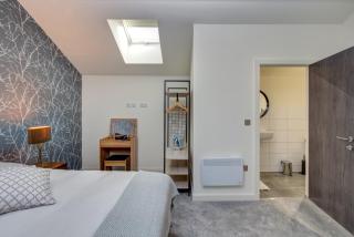 Stylish 'New York Loft' 2 Bed Apartment - Bradford - 4