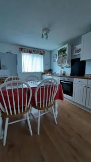 2 bedroom Chalet all to yourself, free parking, dogs welcome - 5