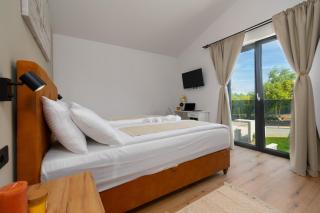 Modern 300m2 Villa - King Beds & Leisure Zone - 7