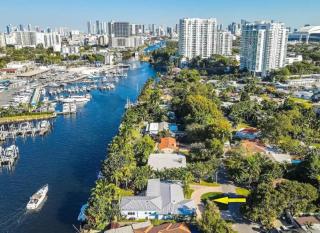 Modern Northwest Vacation Rentals in Miami - 9