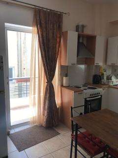 Cozy Apartment Near City Center - 7