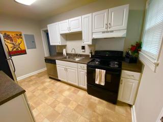 Charming Condo Near Downtown, NCSU and PNC Arena - Raleigh - 2