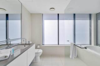 2 bedroom unit, heart of Surfers Paradise,Pool,spa - 2