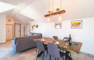 Nice Apartment In Supetar With Jacuzzi - Supetar - 5