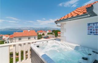 Nice Apartment In Supetar With Jacuzzi - Supetar - 9