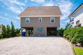 Linger Longer by Oak Island Accommodations - 0