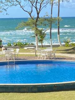 Paraíso PÉ NA AREIA no coração do Litoral Norte - FRENTE MAR - Loft projetado para que você tenha a melhor experiência em hospedagem - condomínio mais procurado da Estrada do Côco - Varanda com vista espetacular para o mar - lazer e TRANQUILIDADE - Camaçari - 4