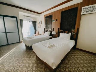 Baan Chao Khun Hotel - 1
