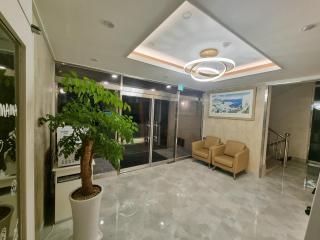 Trevi Hotel - Jeju - 9