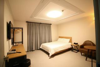 Trevi Hotel - Jeju - 7