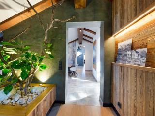 Hausberg No. 2 // NEU - 8